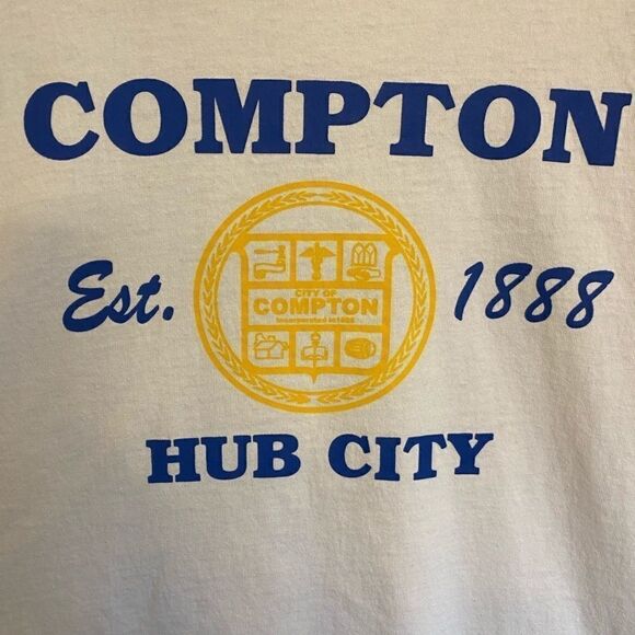 EUC Compton Hub City T-shirt. Size L. - Picture 2 of 7